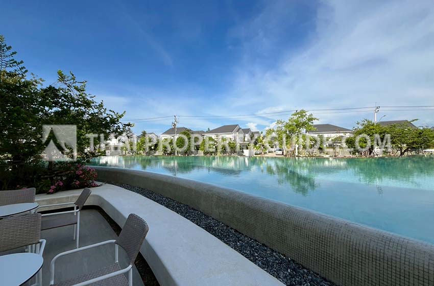 House with Shared Pool in Bangnatrad 